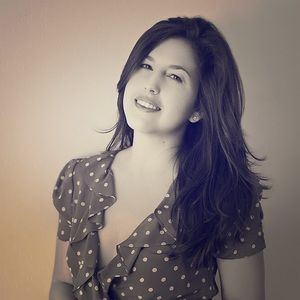 Meet your Posher, Adina